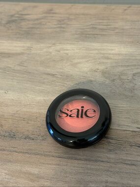 SAIE -SuperSuede™ Radiant Talc-Free Baked Powder Blush